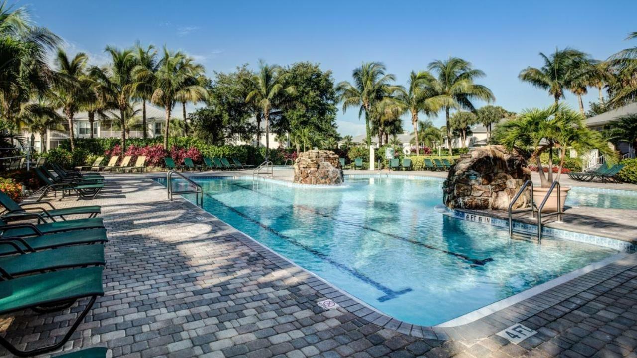 Vacation In Paradise Lely Resort Exterior photo