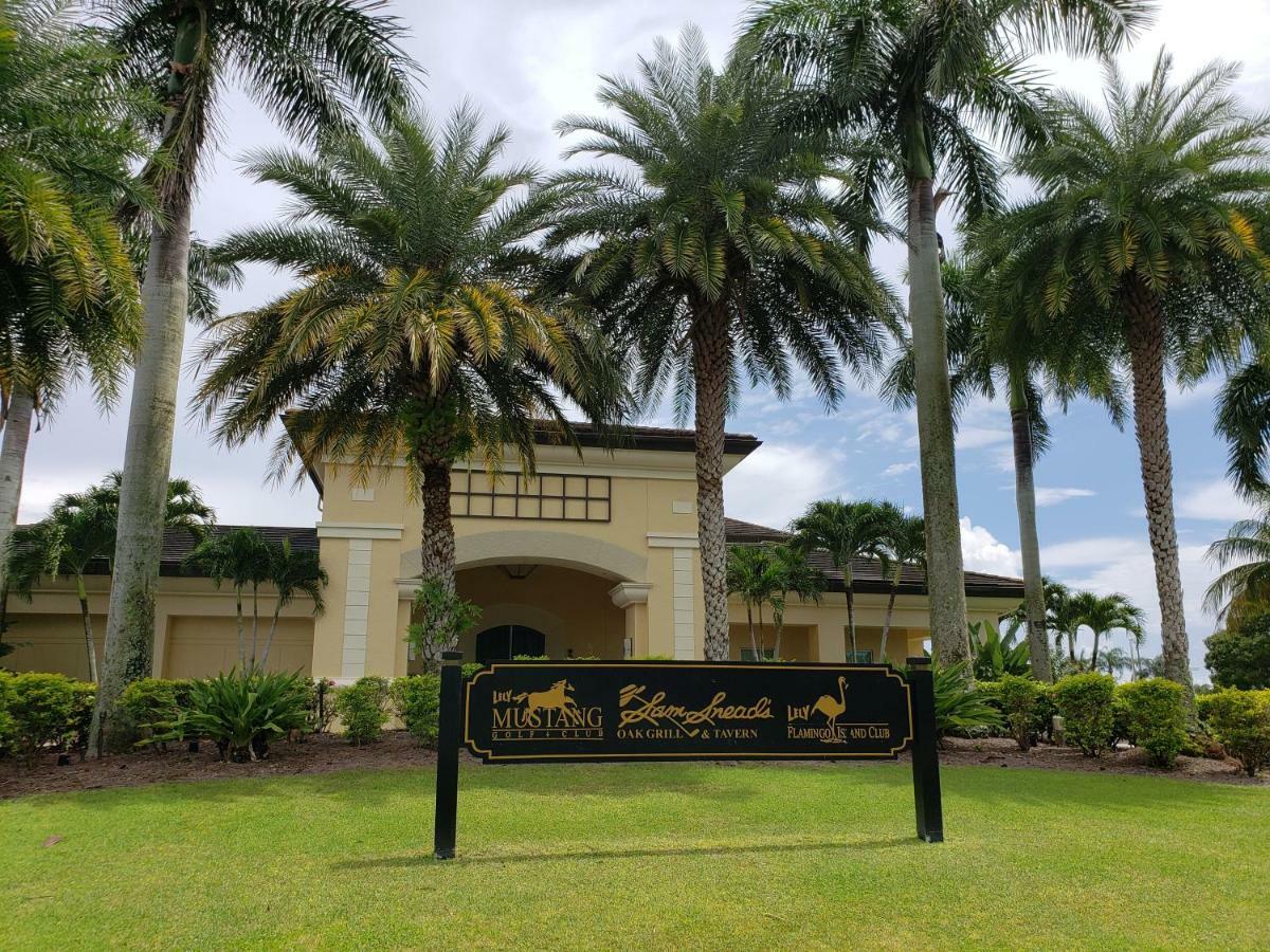 Vacation In Paradise Lely Resort Exterior photo